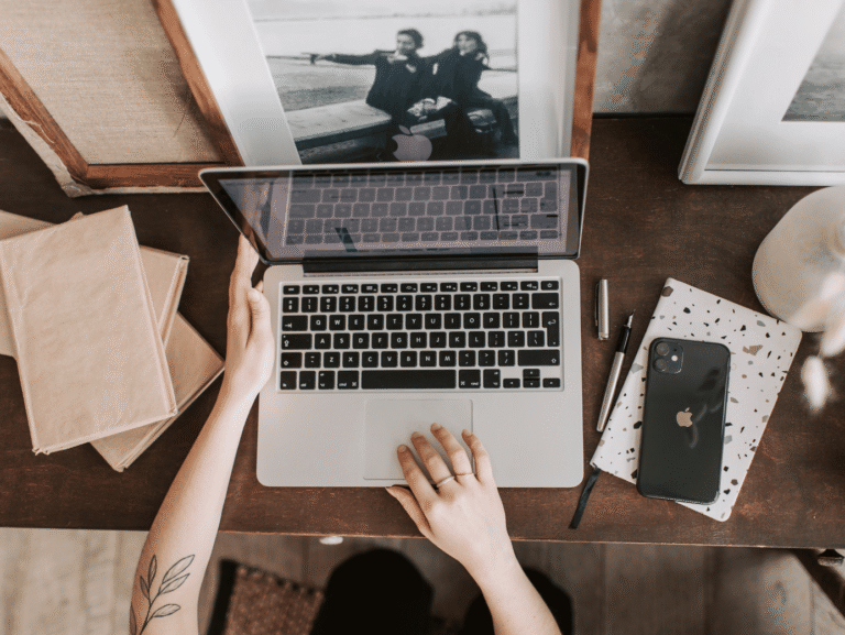 15 REMOTE JOBS THAT DON’T REQUIRE A PORTFOLIO