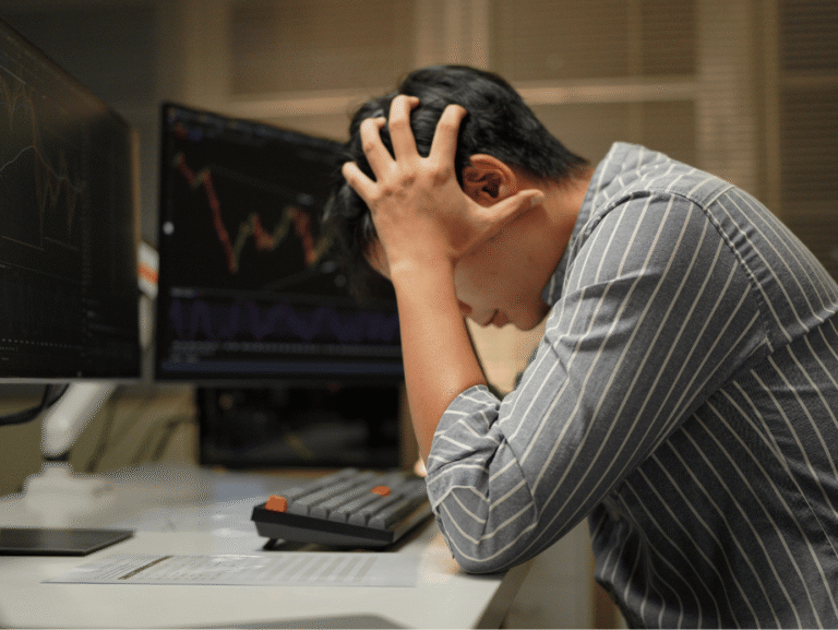 11 SIMPLE WAYS TO LOWER RISK WHEN INVESTING IN STOCKS