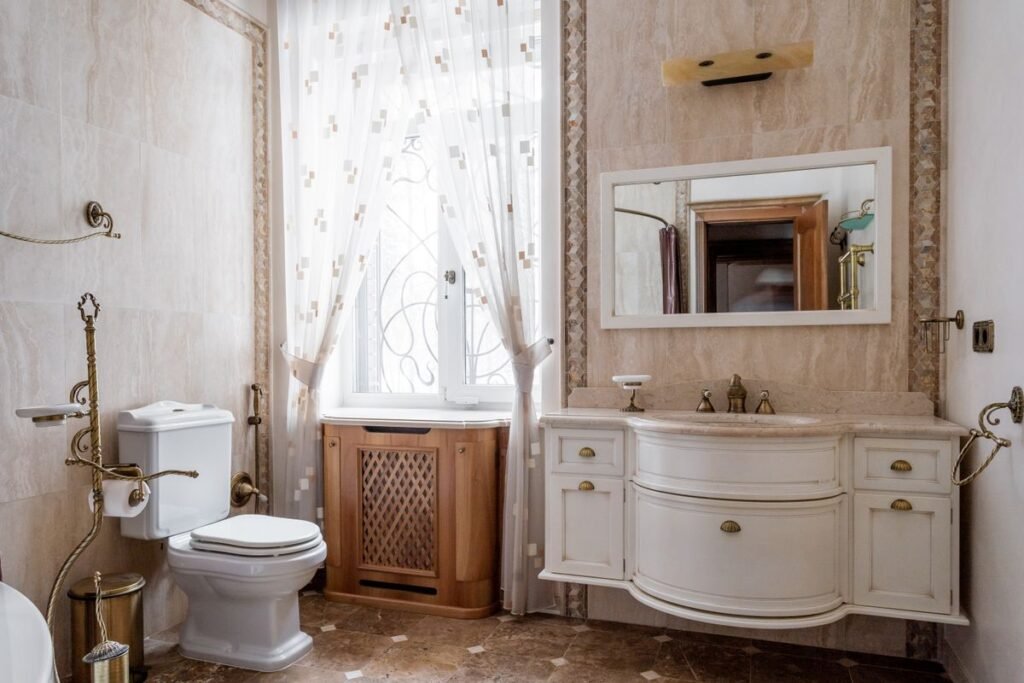 Vintage bathroom decor